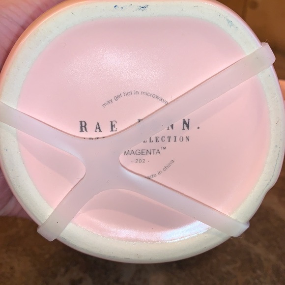 Rae Dunn “Mom” Mug with Crown lid - Picture 3 of 3